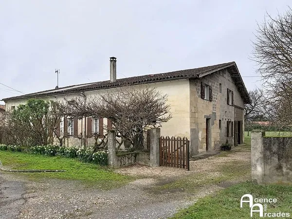 GRANDE MAISON FAMILIALE en Pierre