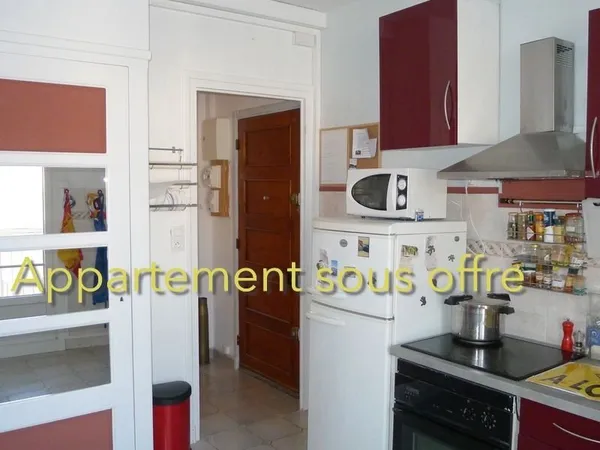 Particulier vend appartement de 52,17 m² (proche Gustave Rivet / début rue de Stalingrad)