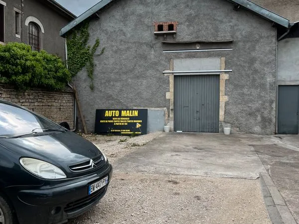 Local d’activité et entrepôt Location Dijon 1p 100m² 1435€