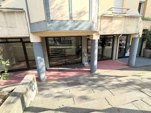 Local commercial 75 m²
