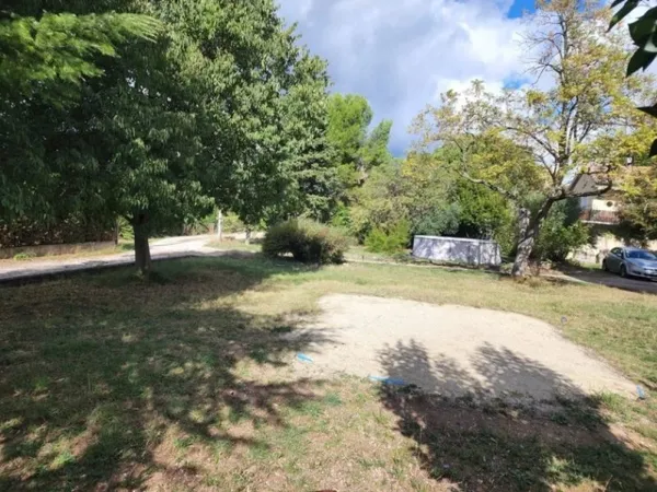 Terrain 415 m²
