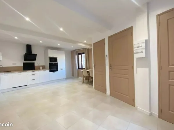 Idéalement charmant Maison non meublée Maison