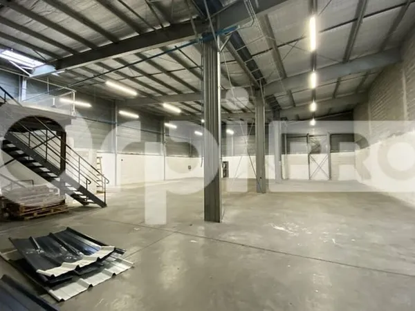 Local d'activité 530 m²