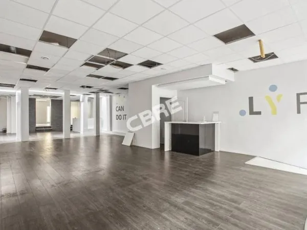 Bureaux 296 m²
