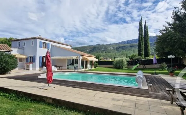 Maison 5 pièces 219 m²