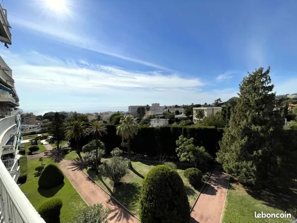 Nice Magnan - 2 pièces avec balcon vue mer