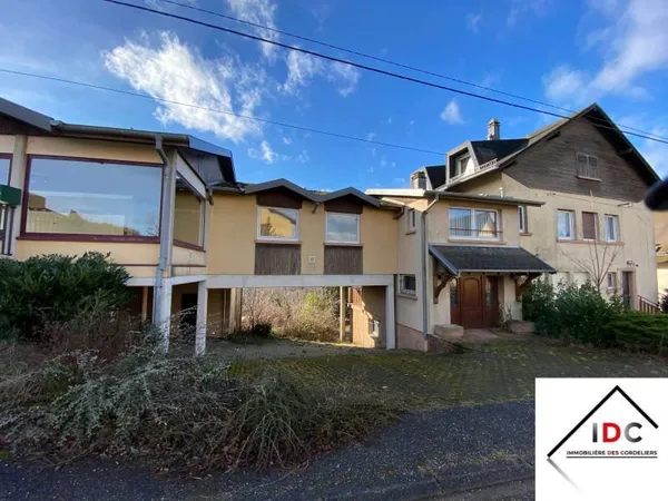 Maison 6 pièces 340 m²