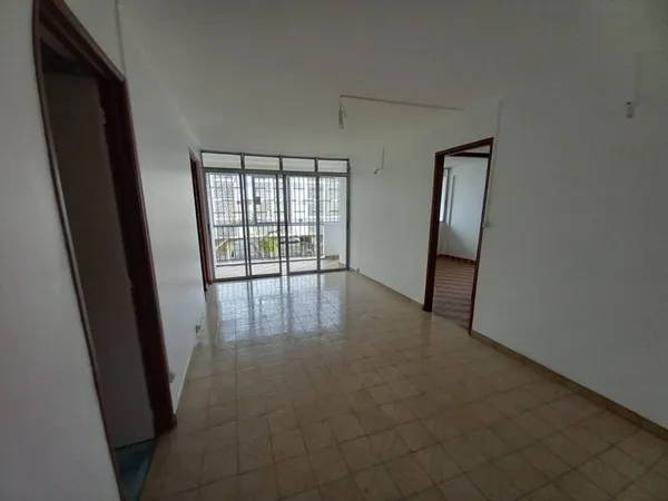 Appartement de type T4, non meublé