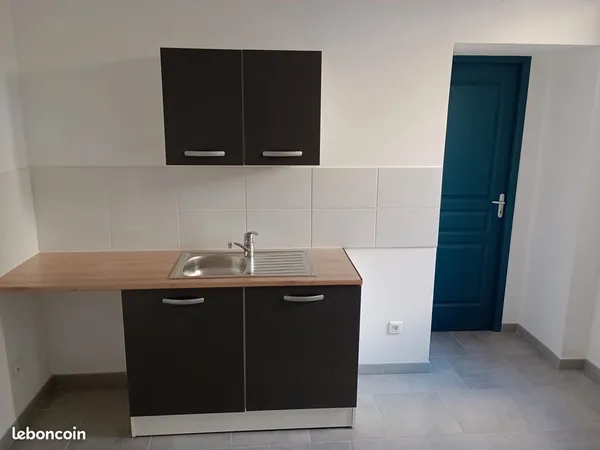 Particulier loue T3 en centre-ville de Carpentras