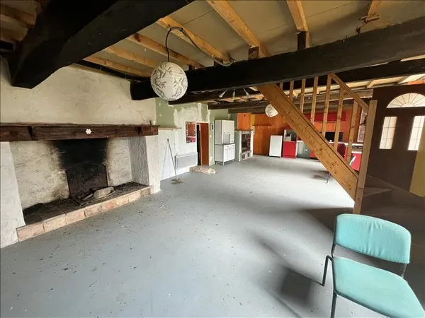 Maison 2 pièces 253 m²