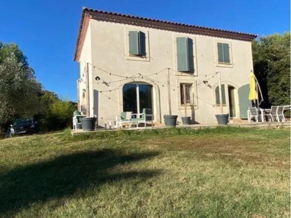 Villa de 155m2 + appartement T2 de 41m2