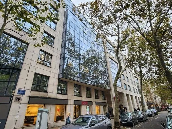 Bureaux 551 m²