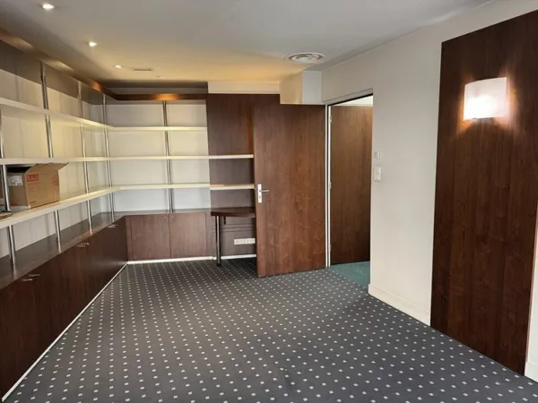 Bureau et espace de travail Location Tours  250m² 4267€