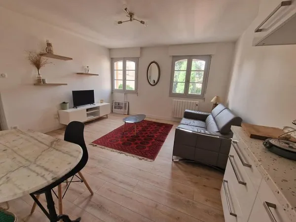 PERIGNON / COTE PAVEE T2 meublé 31 m2 avec parking