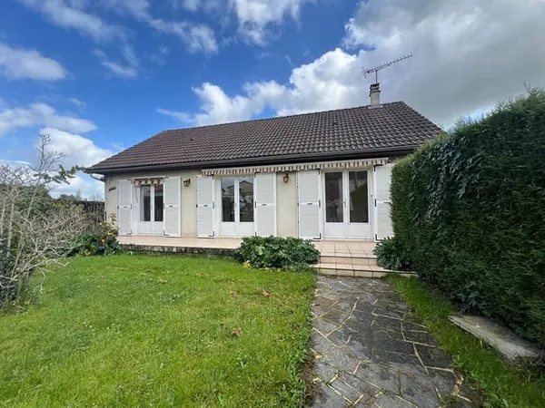 Maison Nieuil L Espoir PAVILLON de 87 m2 sur 1496 m² de terrain.