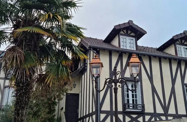 A VENDRE Maison Enghien Les Bains 241 m² (270 m² au sol)
