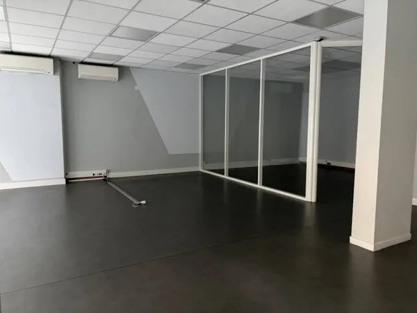 Local commercial 114 m²