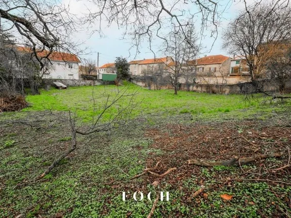 Terrain 1012 m²
