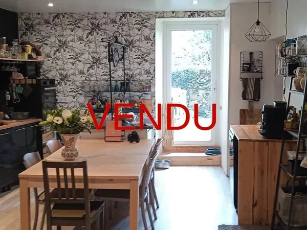 MAISON SPACIEUSE ET DÉPENDANCE VENDUES