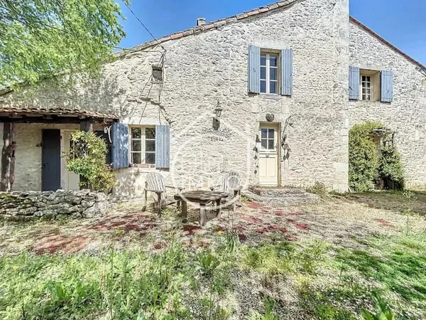 Maison 7 pièces 238 m²