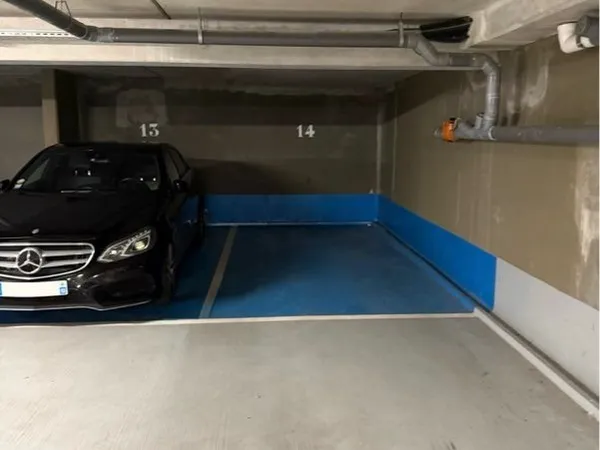 Place de Parking privée et sécurisée Alfortville