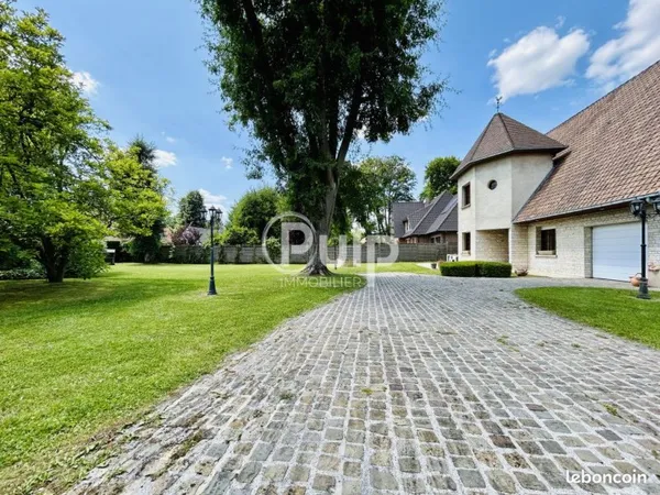 Pavillon 8 pièces 170 m²