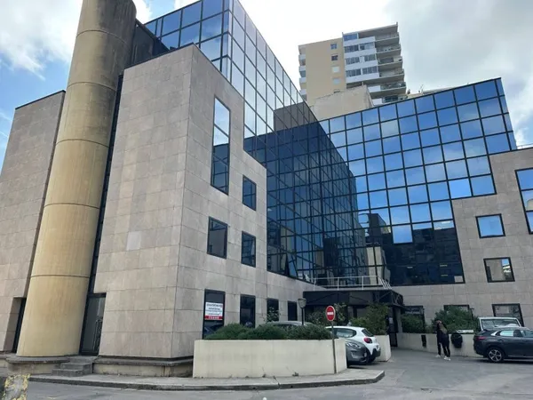Bureaux 789 m²
