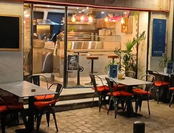 Local restauration avec extraction - idéal emporter/livraison - pizza/burger/snack (non limité) - ba