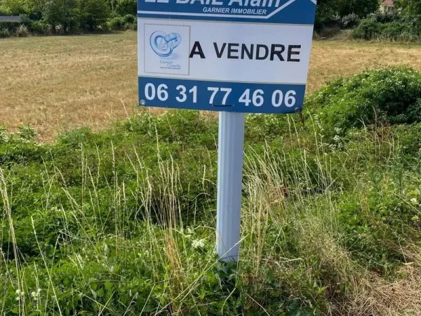 A vendre terrain constructible viabilisé de 704 m2 - Lot 2