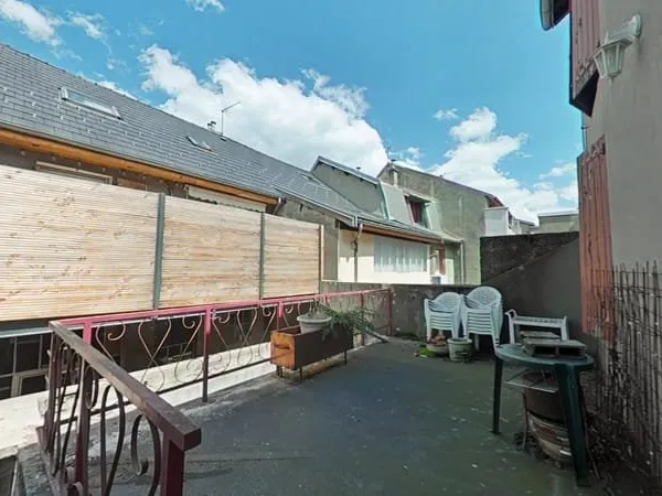 Bien immobilier de rendement Vente La Mure  300m² 184000€