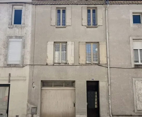Maison de ville avec jardin fort potentiel investisseur