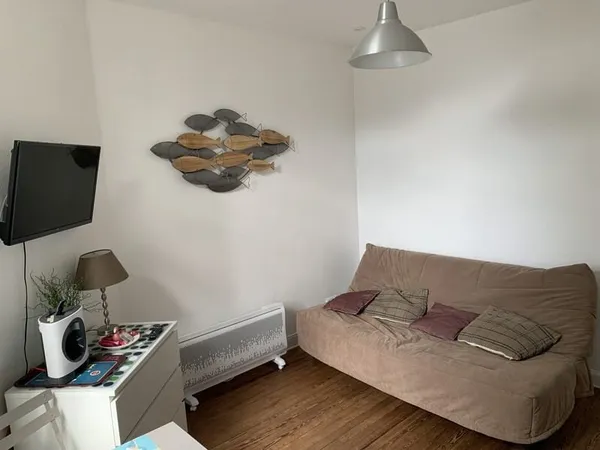 STUDIO meublé à l'année