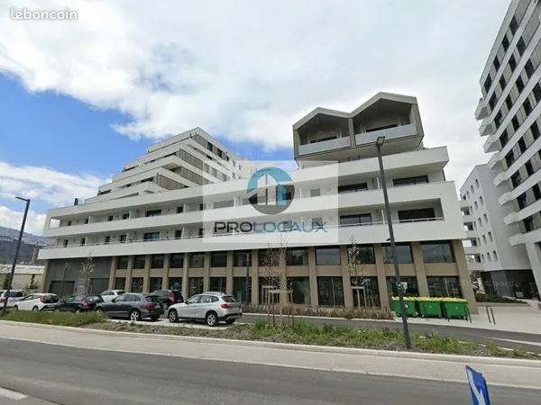 Local commercial 75 m² LE PONT DE CLAIX