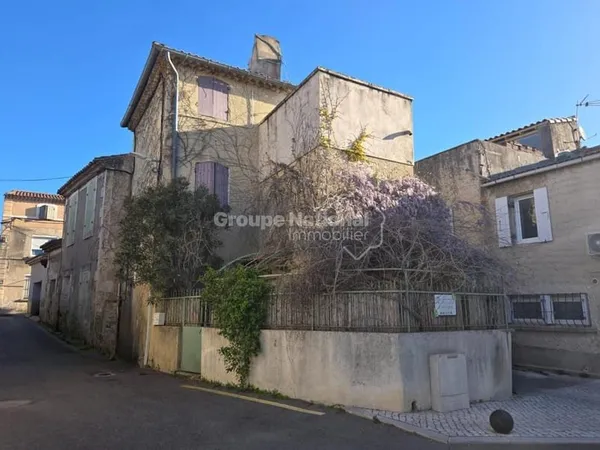 Maison de village avec courette et terrasse Jonquieres Saint Vincent