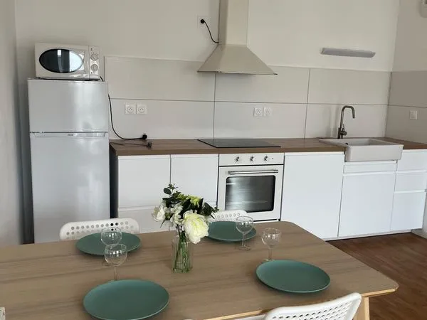 Grand T4 (3 chbres) Balcon Pkg - Tout Meublé & Neuf Lille