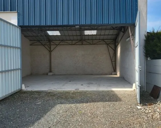 Box pour voiture, garde meubles etc,