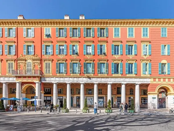 NICE LE PORT - Place ile de beauté - 5P Dernier étage en duplex avec ascenseur
