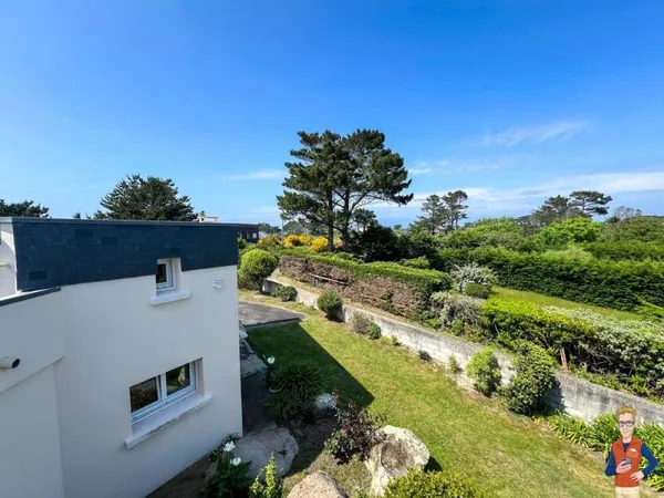 VILLA BORD DE MER