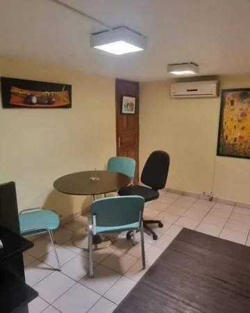 Bureaux 4 pièces 150 m²