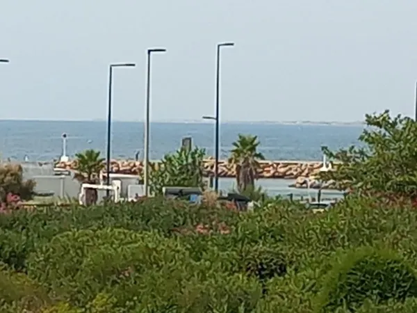 BAISSE DE PRIX SETE studio cabine traversant vue mer