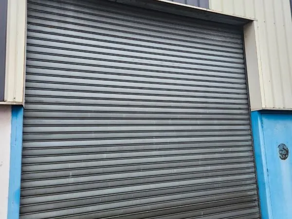Entrepot industriel vaux