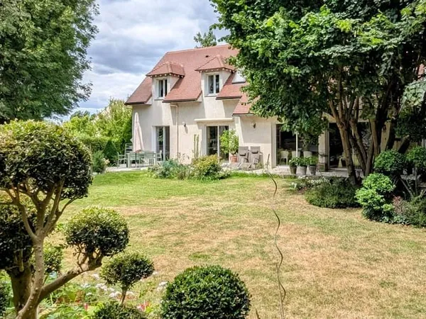 Maison 7 pièces 205 m²