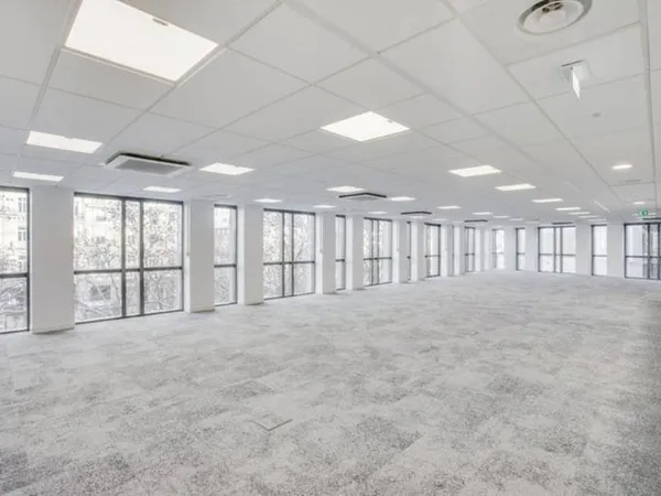 Bureaux 1361 m²