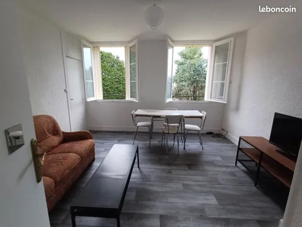 Colocation meublée 2 chambres - 375 / chambre - Proche Bourges - Idéal étudiants / jeunes actifs