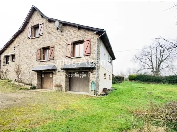 MAISON EN PIERRES VIE DE PLAIN PIED 5 PIECES 14500 VIRE NORMANDIE