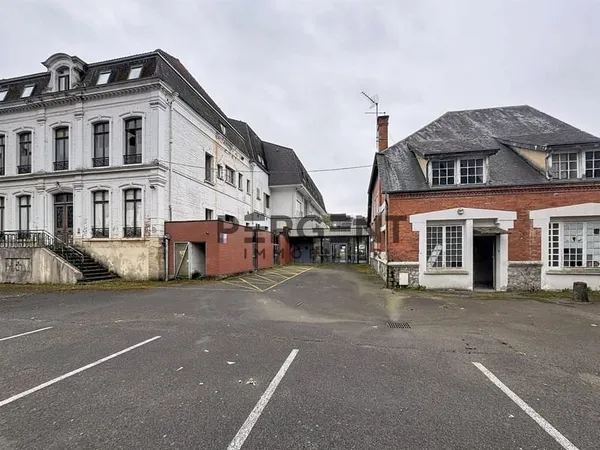 Ensemble Immobilier D'envergure Ancienne Clinique Fort