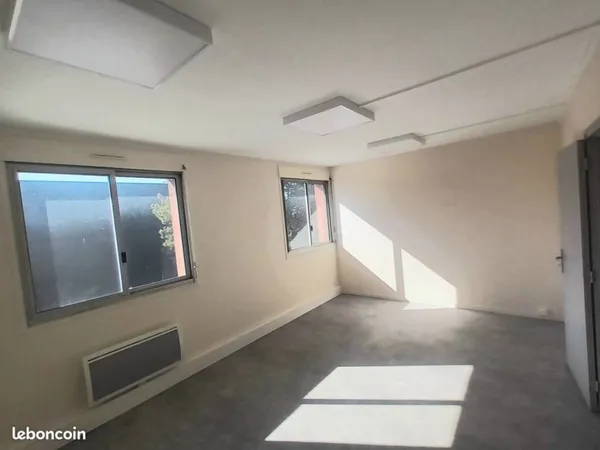 Bureaux de 8 à 22 m² & Box de stockage - Écoparc Reims