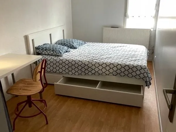 Chambre Colocation Toulouse / Bus 46 et Linéo 3 à pied