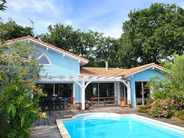 Maison 7 pièces 218 m²