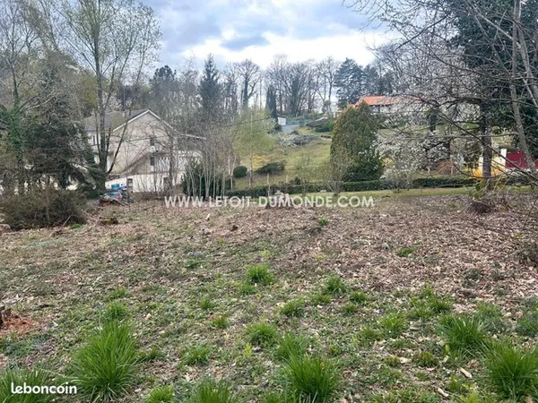 Terrain 1362 m² CHANCELADE